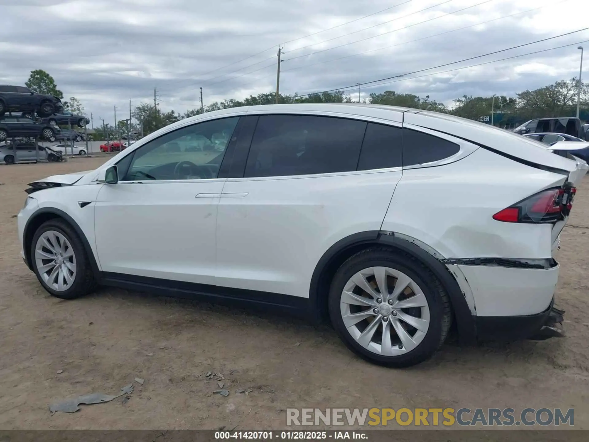 15 fotografías del automóvil dañado 5YJXCBE26LF234855 TESLA MODEL X 2020