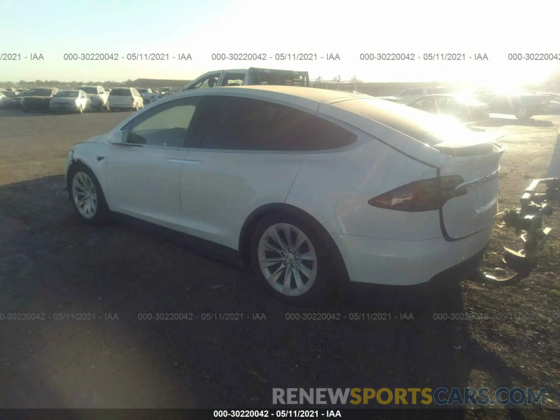 3 fotografías del automóvil dañado 5YJXCBE26LF272294 TESLA MODEL X 2020