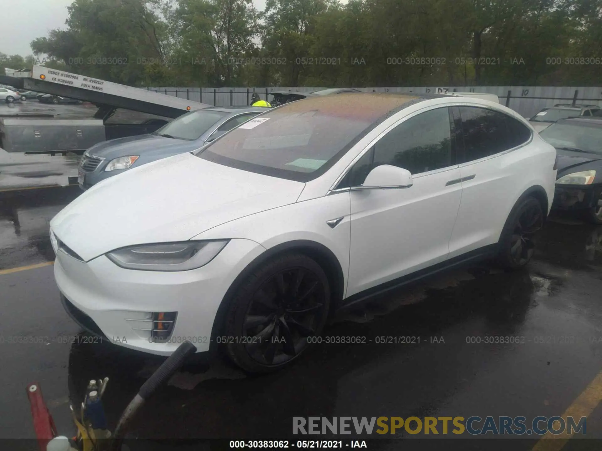 2 fotografías del automóvil dañado 5YJXCBE26LF284767 TESLA MODEL X 2020
