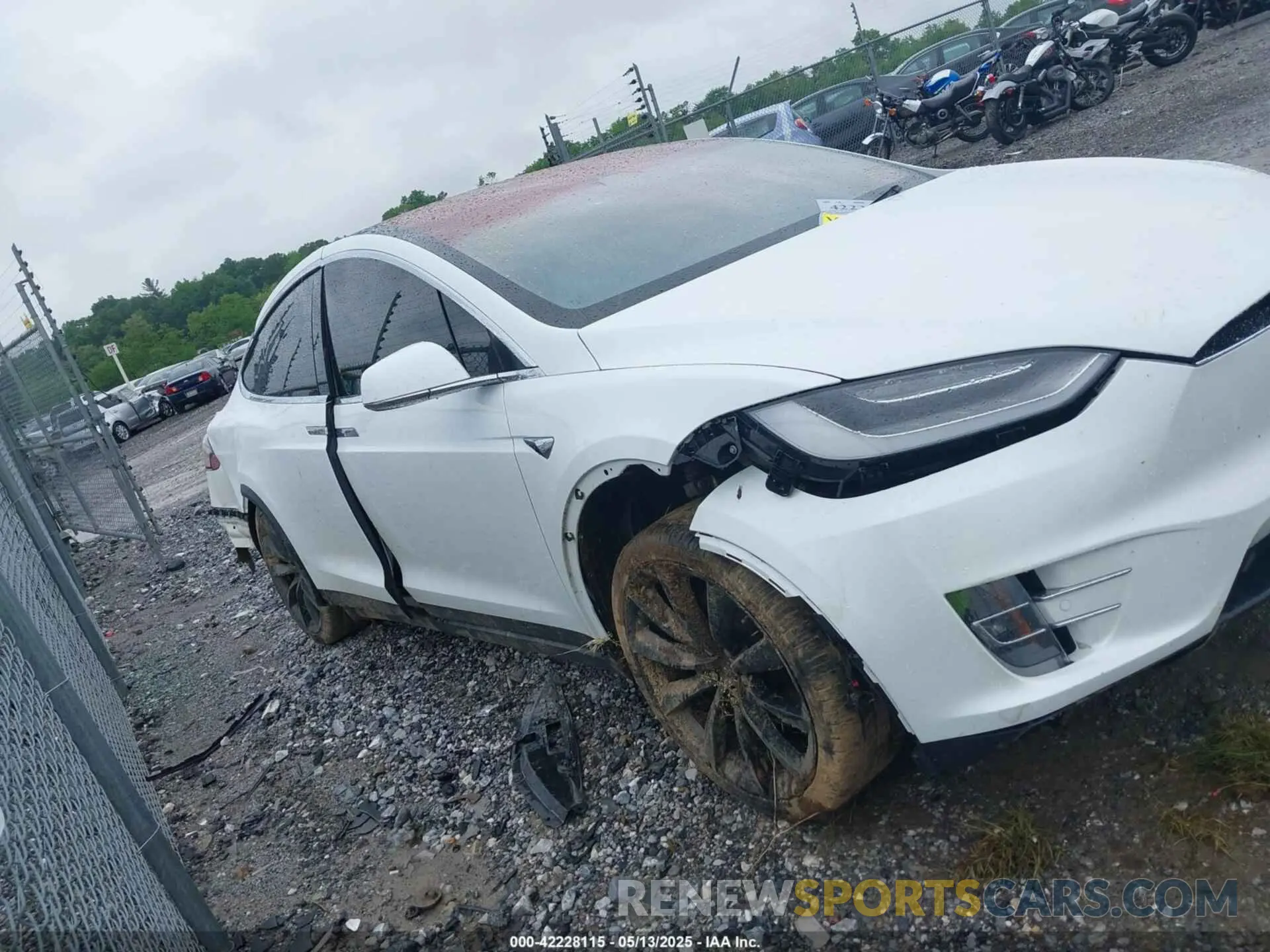13 fotografías del automóvil dañado 5YJXCBE26LF301504 TESLA MODEL X 2020