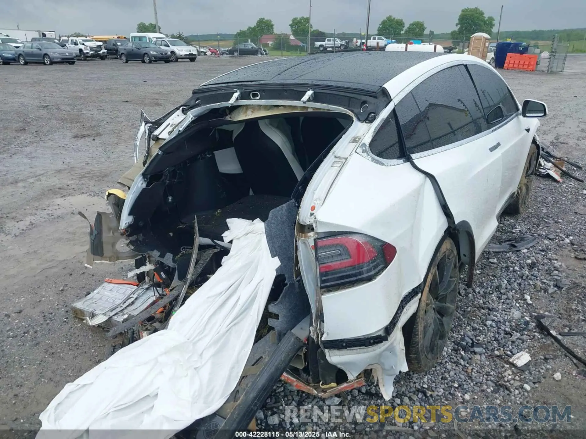 4 fotografías del automóvil dañado 5YJXCBE26LF301504 TESLA MODEL X 2020