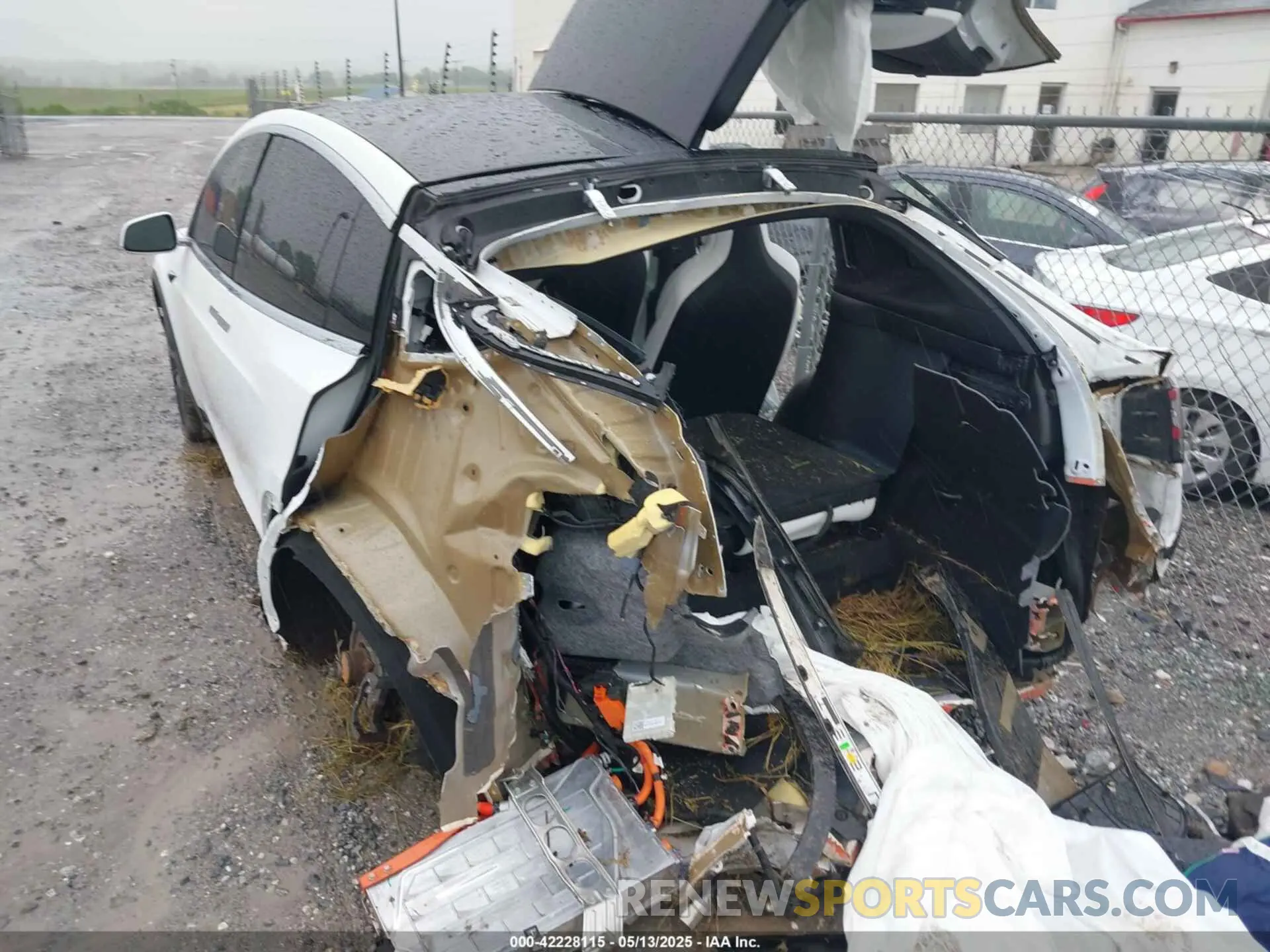 6 fotografías del automóvil dañado 5YJXCBE26LF301504 TESLA MODEL X 2020