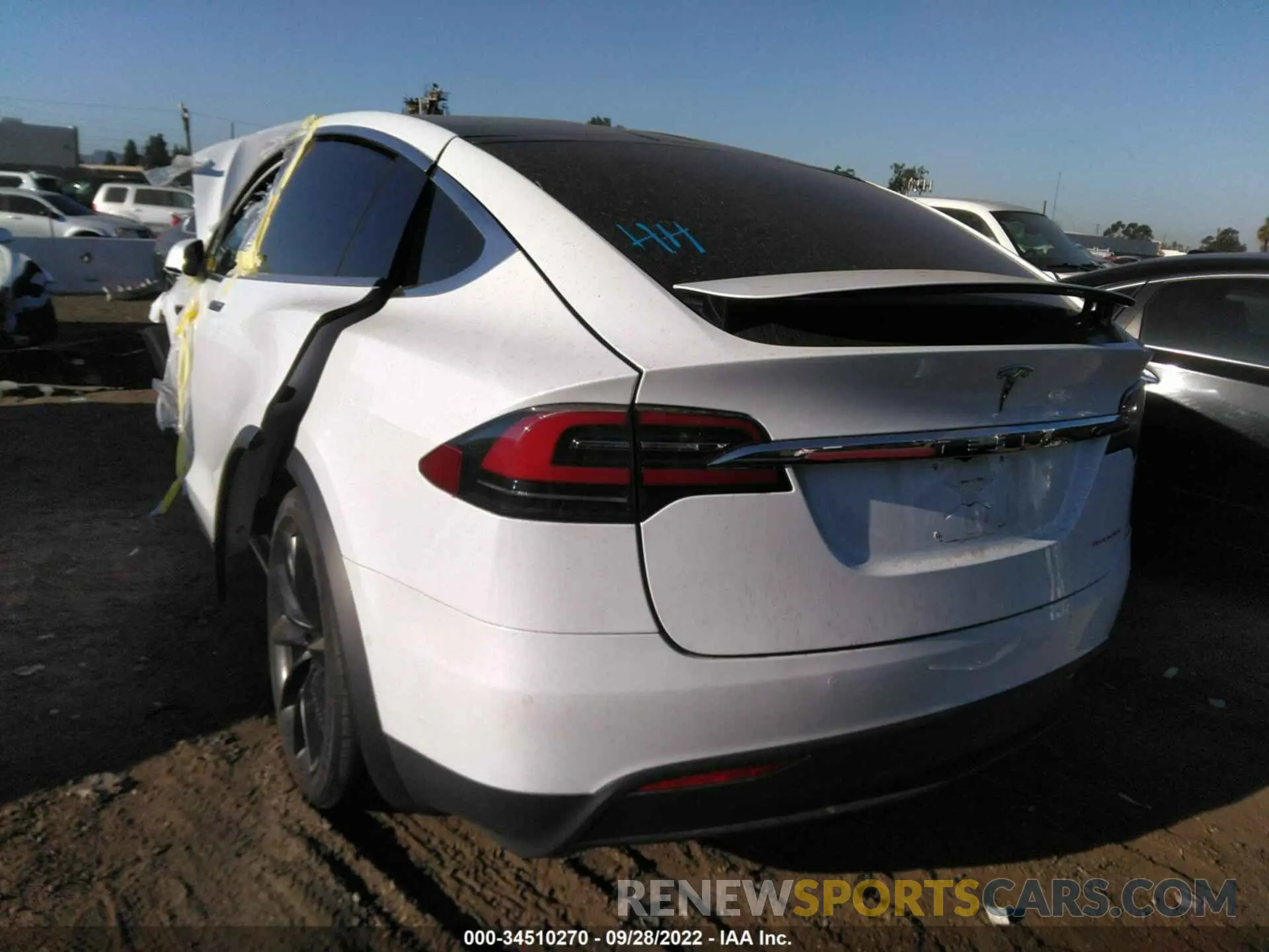 3 fotografías del automóvil dañado 5YJXCBE26LF301857 TESLA MODEL X 2020