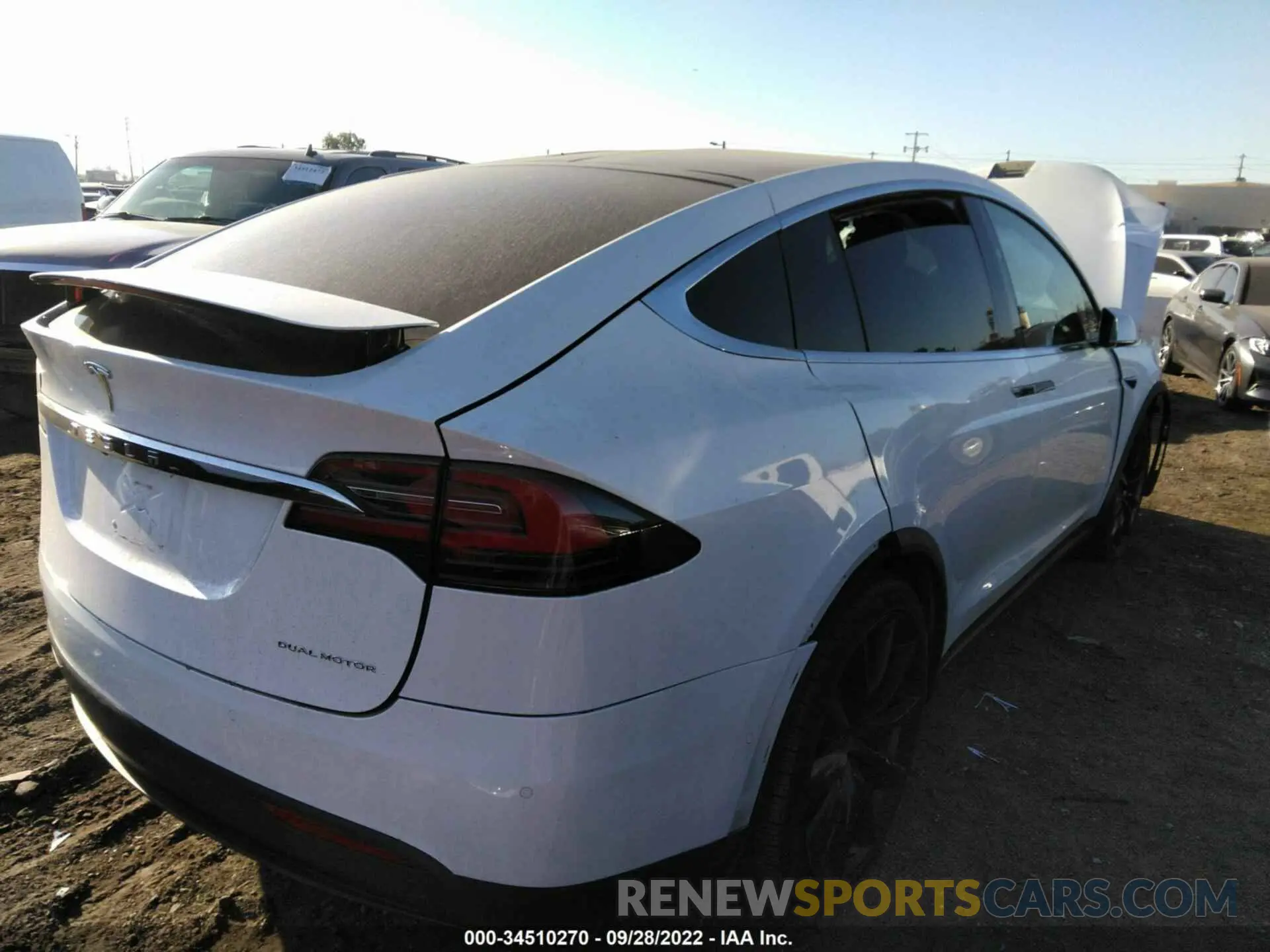 4 fotografías del automóvil dañado 5YJXCBE26LF301857 TESLA MODEL X 2020