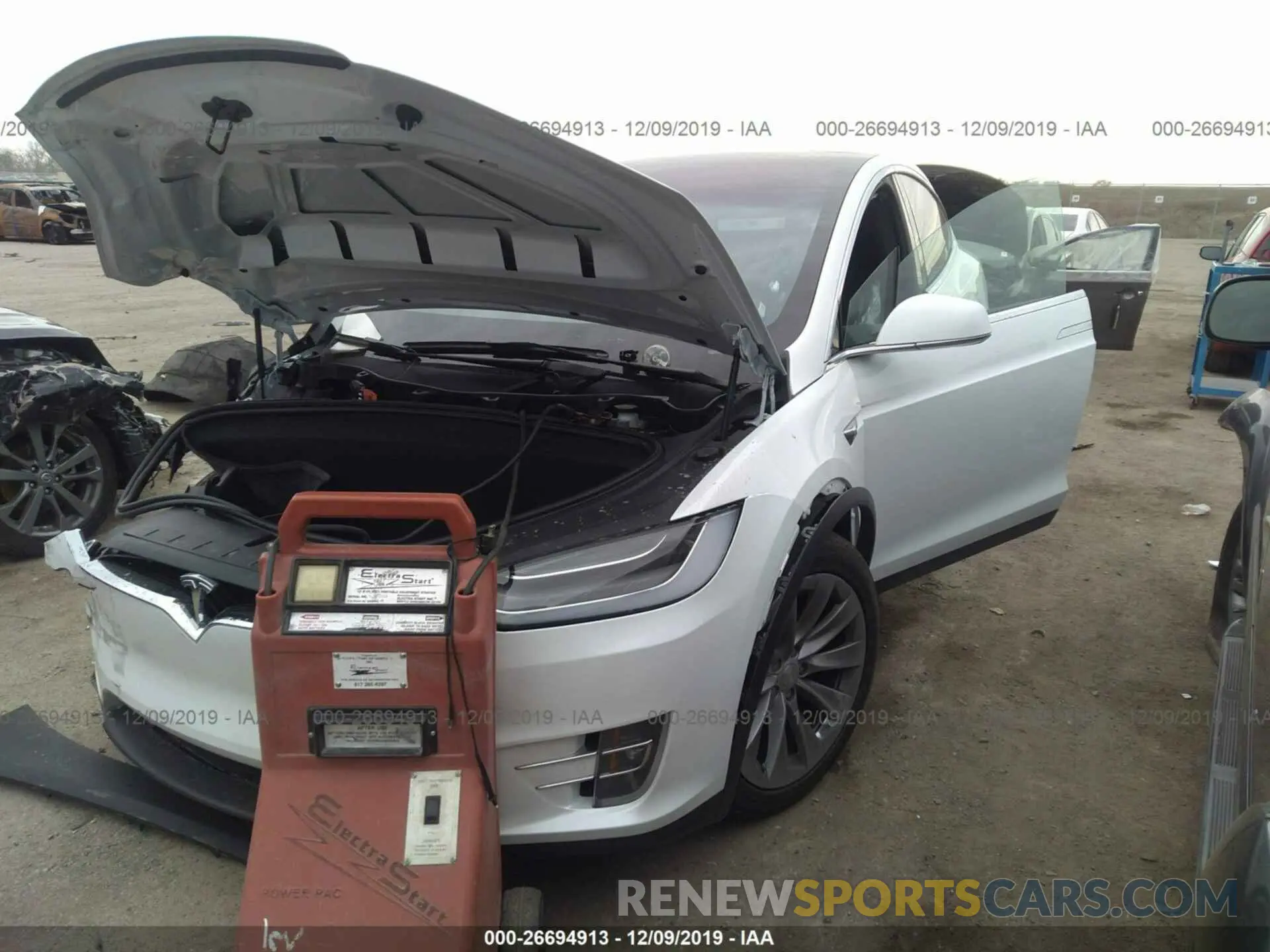 2 fotografías del automóvil dañado 5YJXCBE27LF219572 TESLA MODEL X 2020
