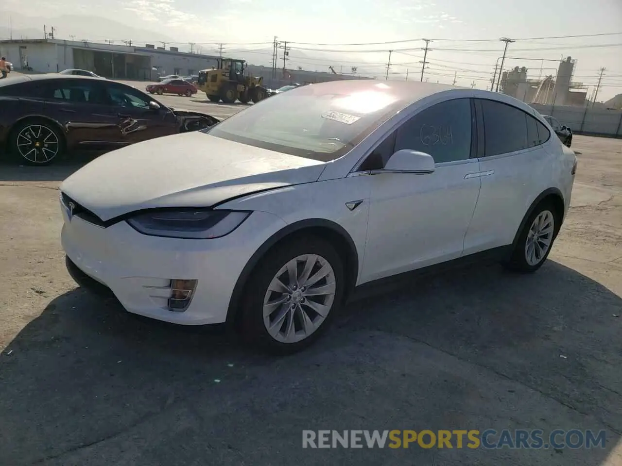 2 fotografías del automóvil dañado 5YJXCBE28LF235327 TESLA MODEL X 2020