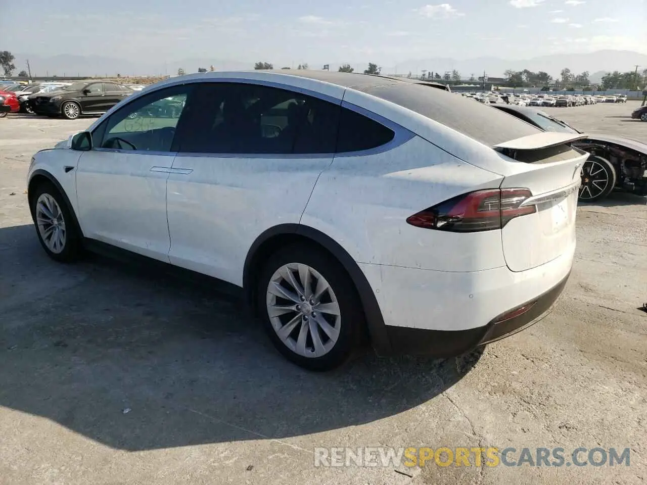 3 fotografías del automóvil dañado 5YJXCBE28LF235327 TESLA MODEL X 2020