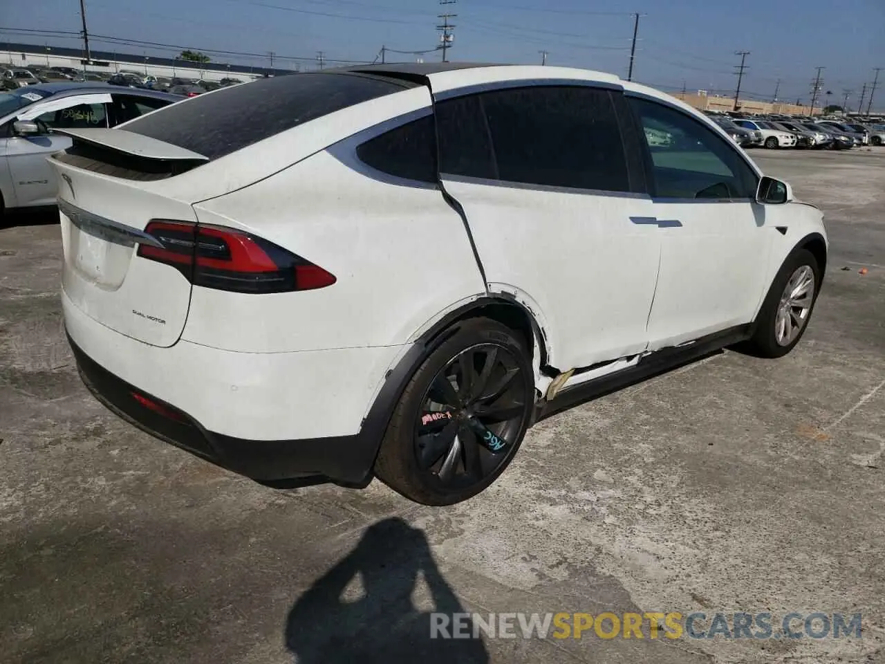 4 fotografías del automóvil dañado 5YJXCBE28LF235327 TESLA MODEL X 2020