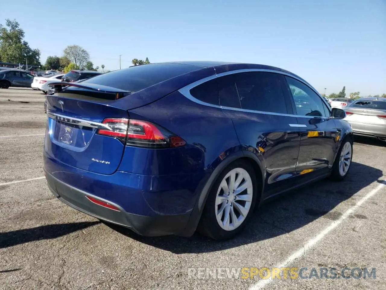 4 fotografías del automóvil dañado 5YJXCBE29LF232744 TESLA MODEL X 2020