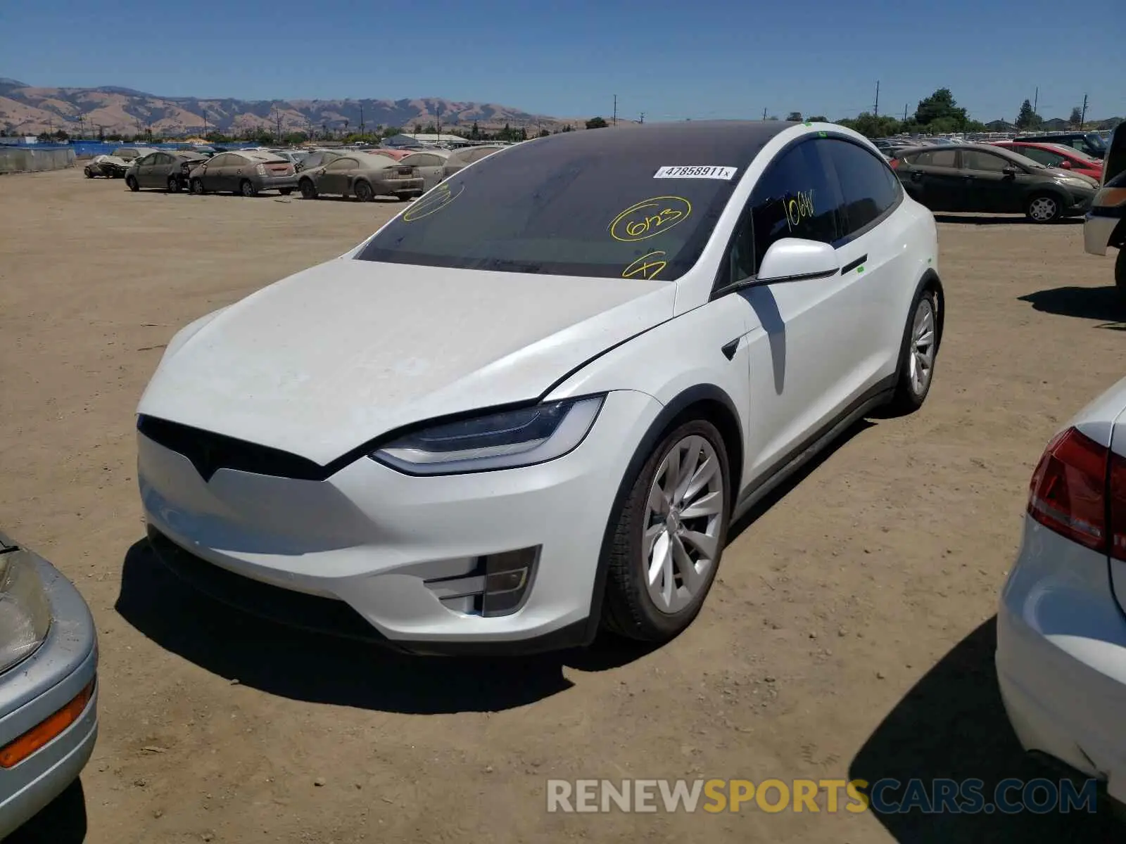 2 fotografías del automóvil dañado 5YJXCBE29LF242190 TESLA MODEL X 2020
