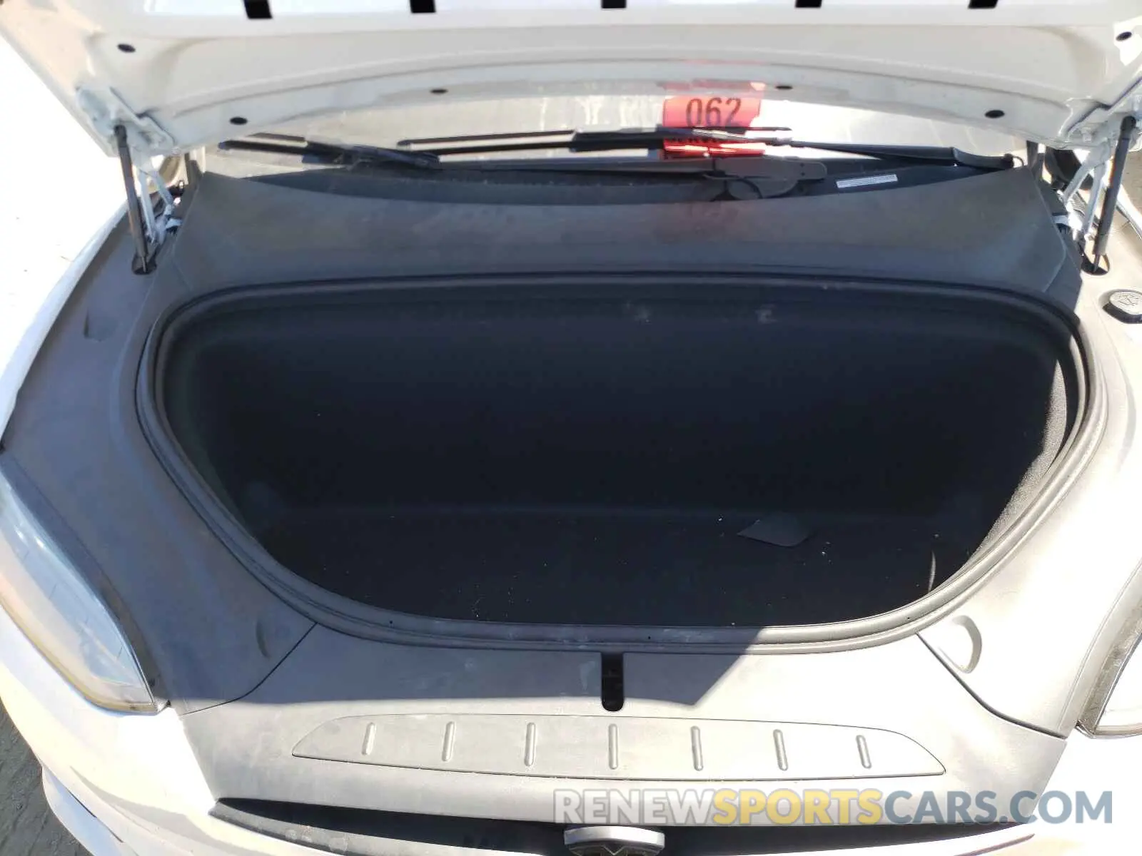 7 fotografías del automóvil dañado 5YJXCBE29LF242190 TESLA MODEL X 2020