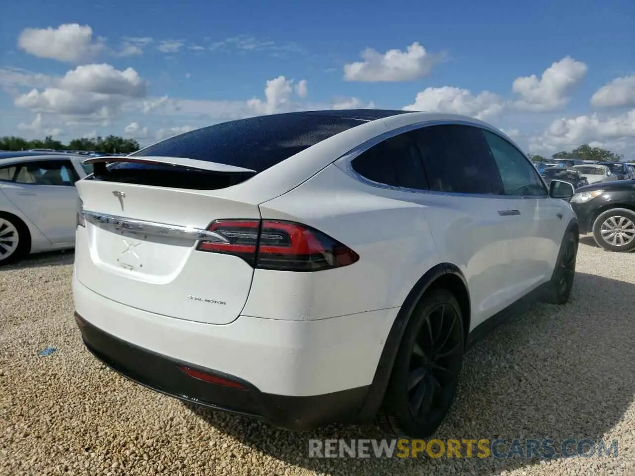 4 fotografías del automóvil dañado 5YJXCBE29LF247437 TESLA MODEL X 2020