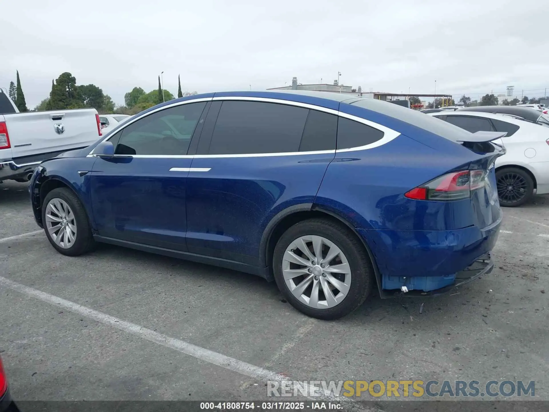 14 fotografías del automóvil dañado 5YJXCBE29LF283760 TESLA MODEL X 2020