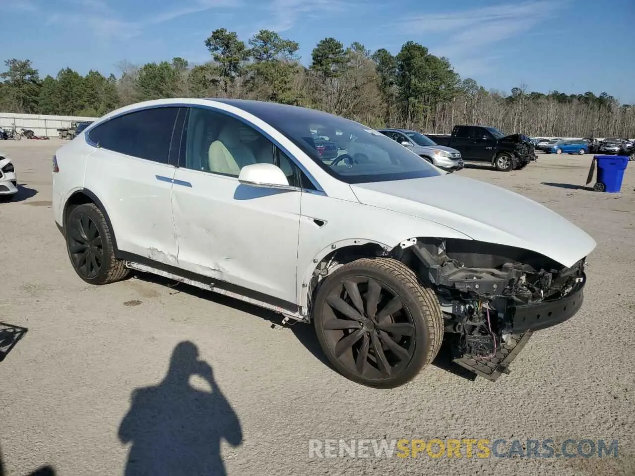 4 fotografías del automóvil dañado 5YJXCBE29LF297724 TESLA MODEL X 2020