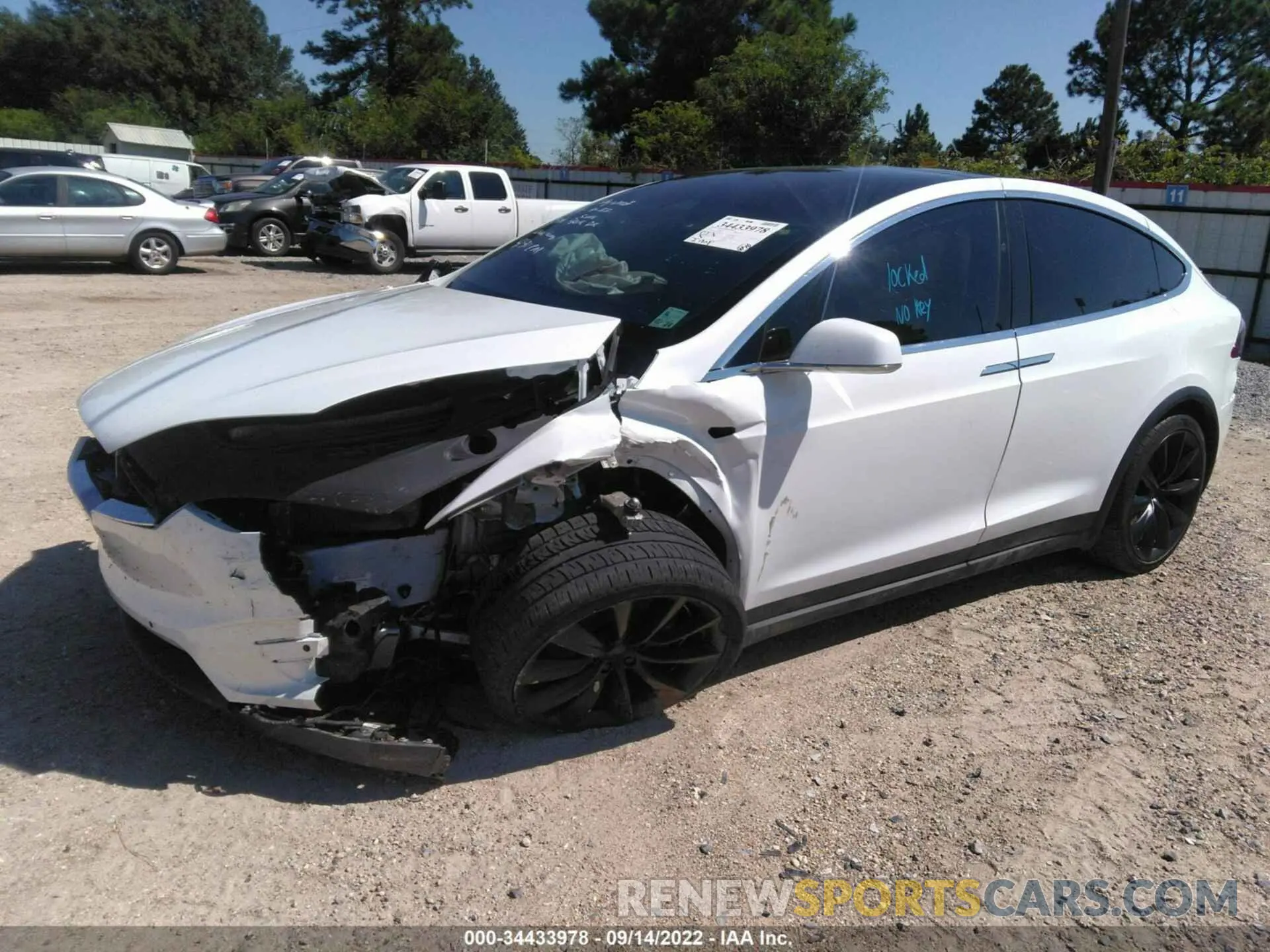 2 fotografías del automóvil dañado 5YJXCBE29LF298484 TESLA MODEL X 2020