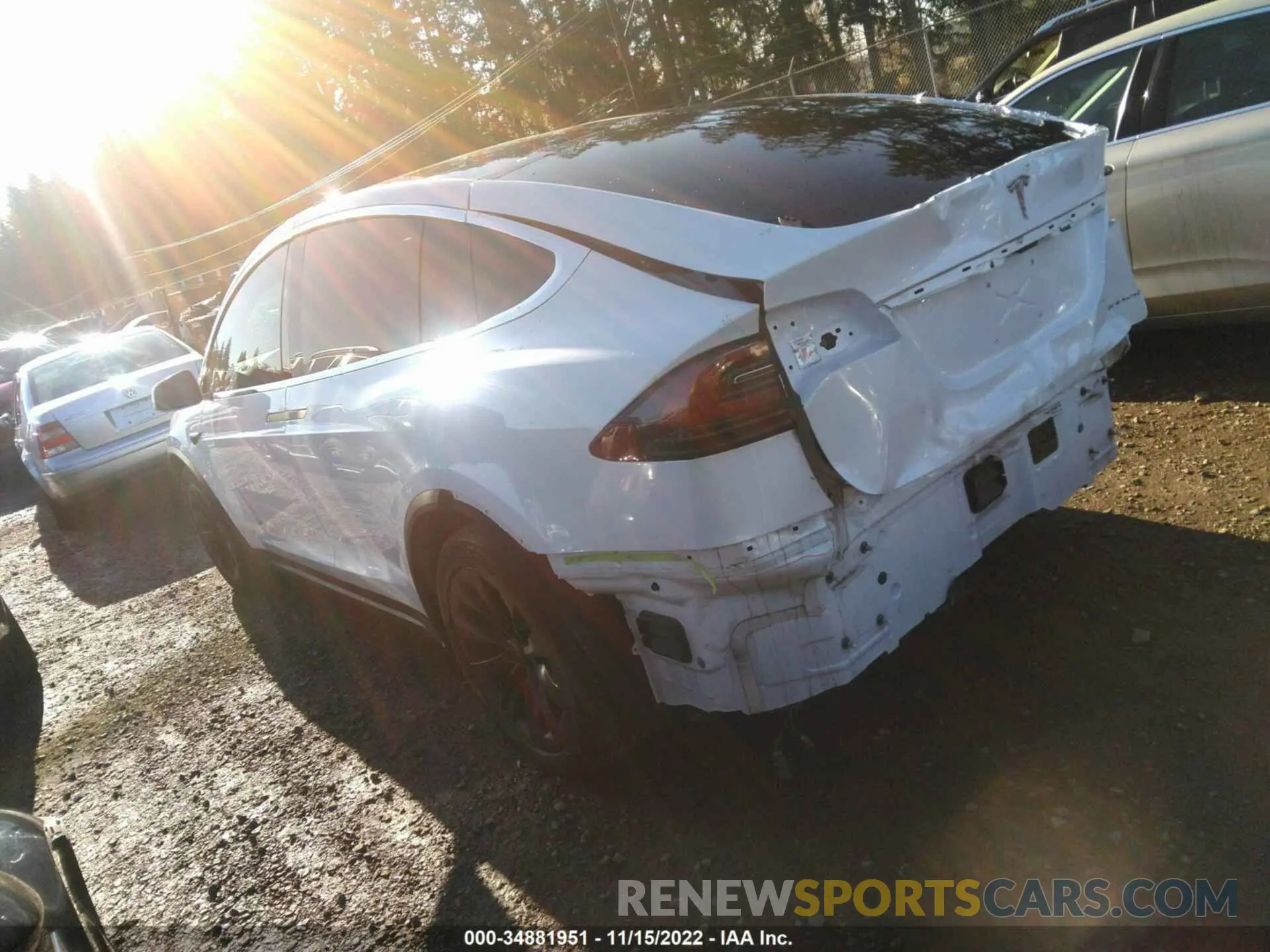 3 fotografías del automóvil dañado 5YJXCBE29LF306003 TESLA MODEL X 2020