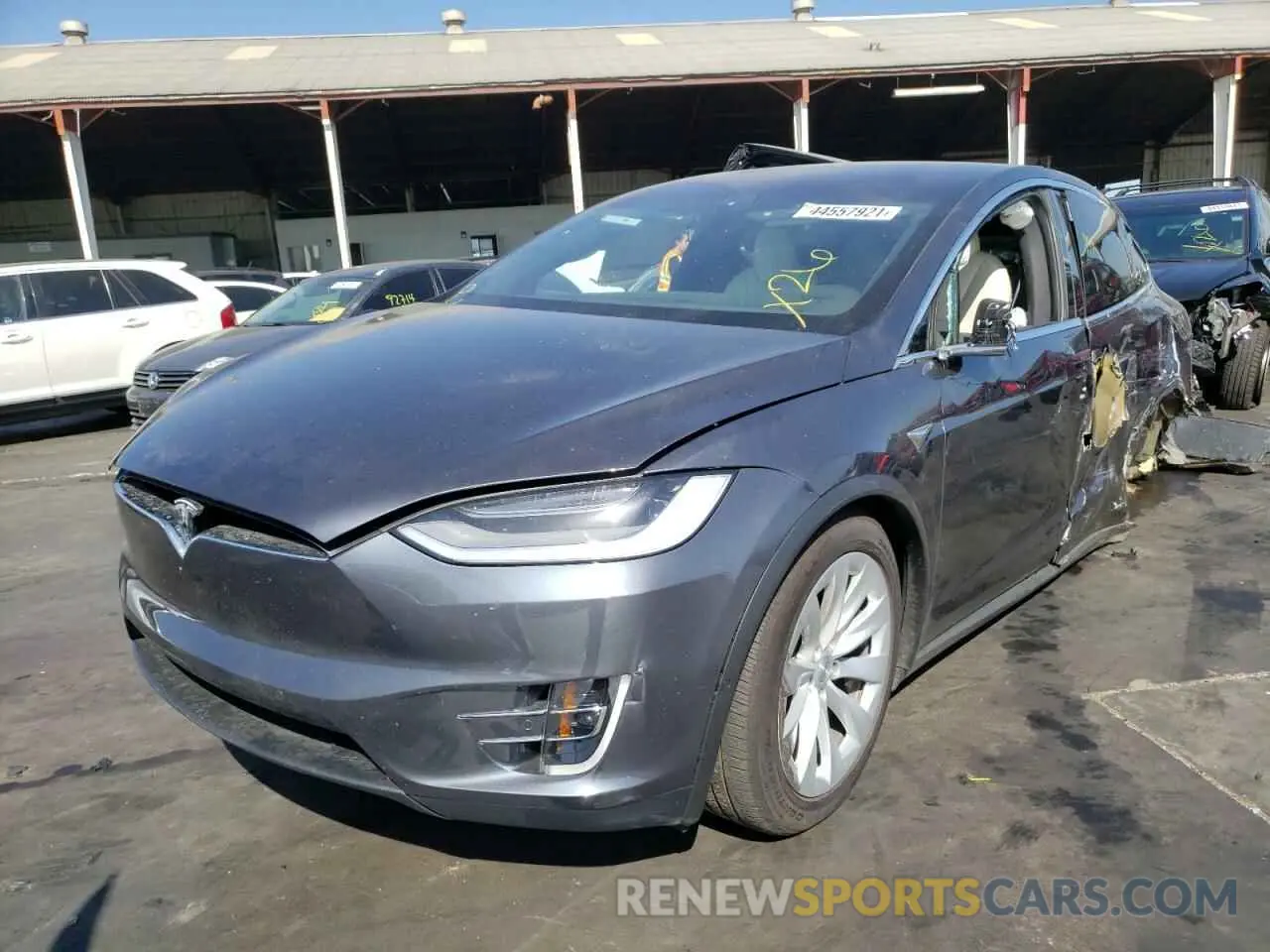 2 fotografías del automóvil dañado 5YJXCBE2XLF304258 TESLA MODEL X 2020