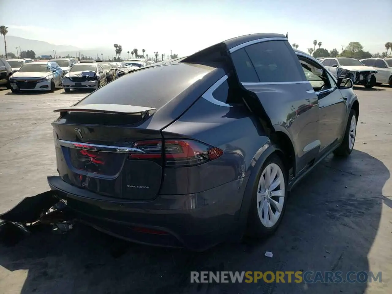 4 fotografías del automóvil dañado 5YJXCBE2XLF304258 TESLA MODEL X 2020