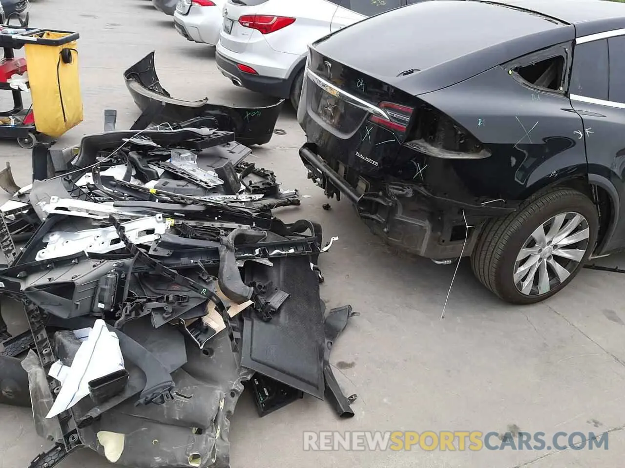 9 fotografías del automóvil dañado 5YJXCBE41LF220041 TESLA MODEL X 2020