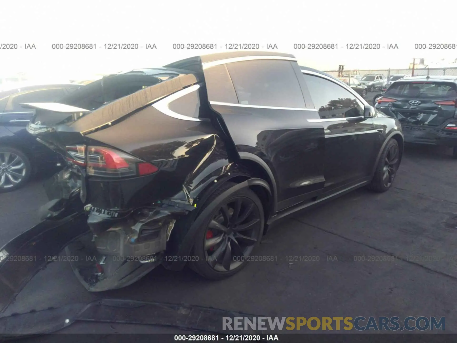 4 fotografías del automóvil dañado 5YJXCBE45LF243922 TESLA MODEL X 2020