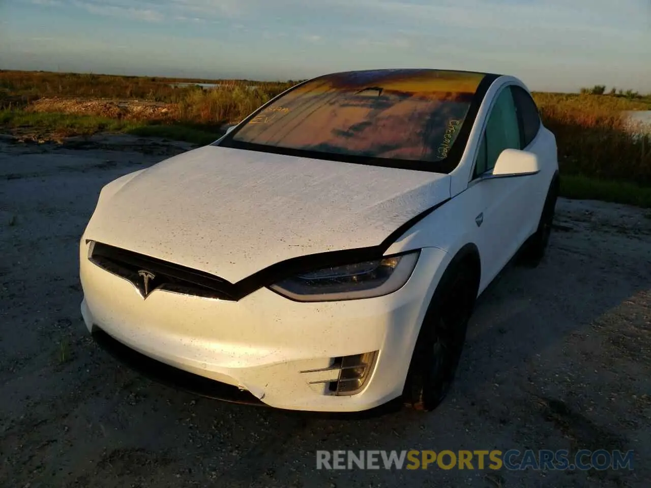 2 fotografías del automóvil dañado 5YJXCBE46LF298377 TESLA MODEL X 2020