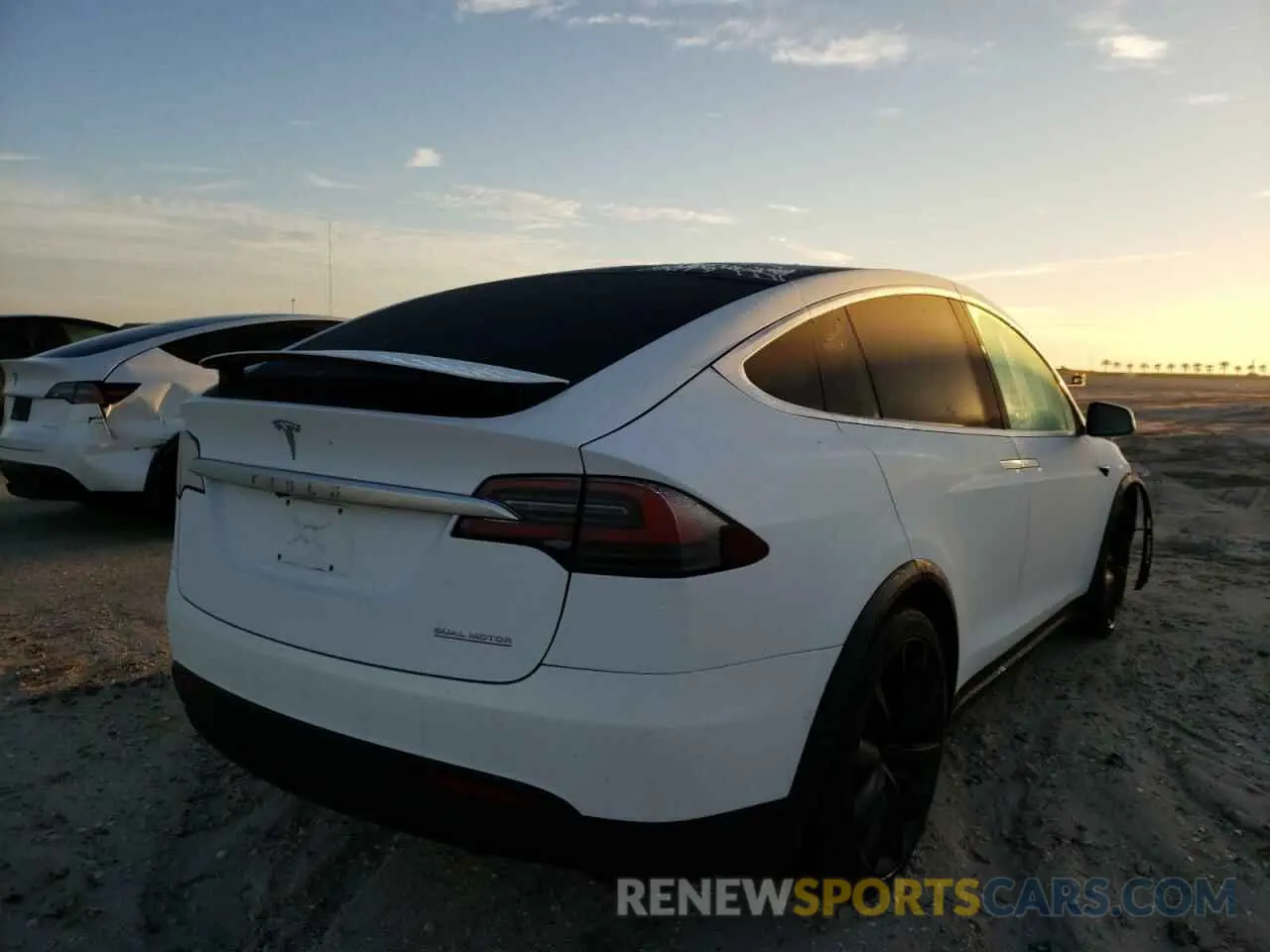 4 fotografías del automóvil dañado 5YJXCBE46LF298377 TESLA MODEL X 2020