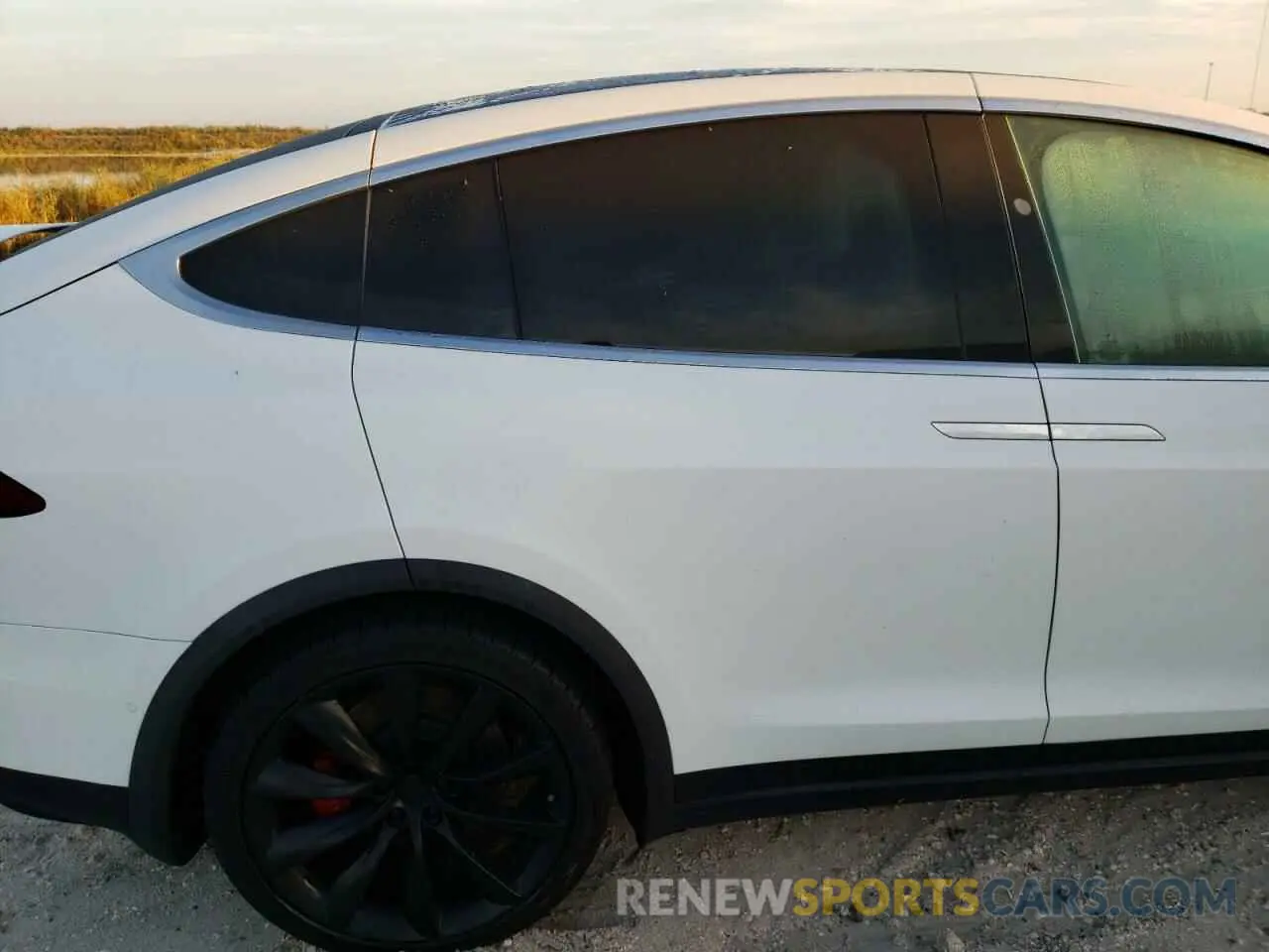 6 fotografías del automóvil dañado 5YJXCBE46LF298377 TESLA MODEL X 2020