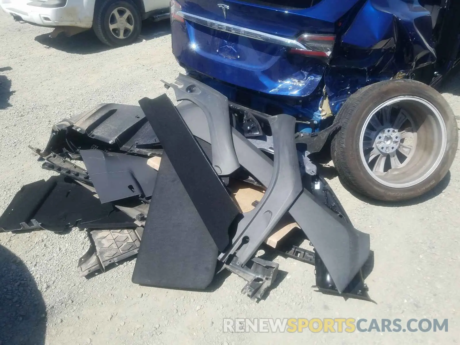 9 fotografías del automóvil dañado 5YJXCDE20LF238038 TESLA MODEL X 2020