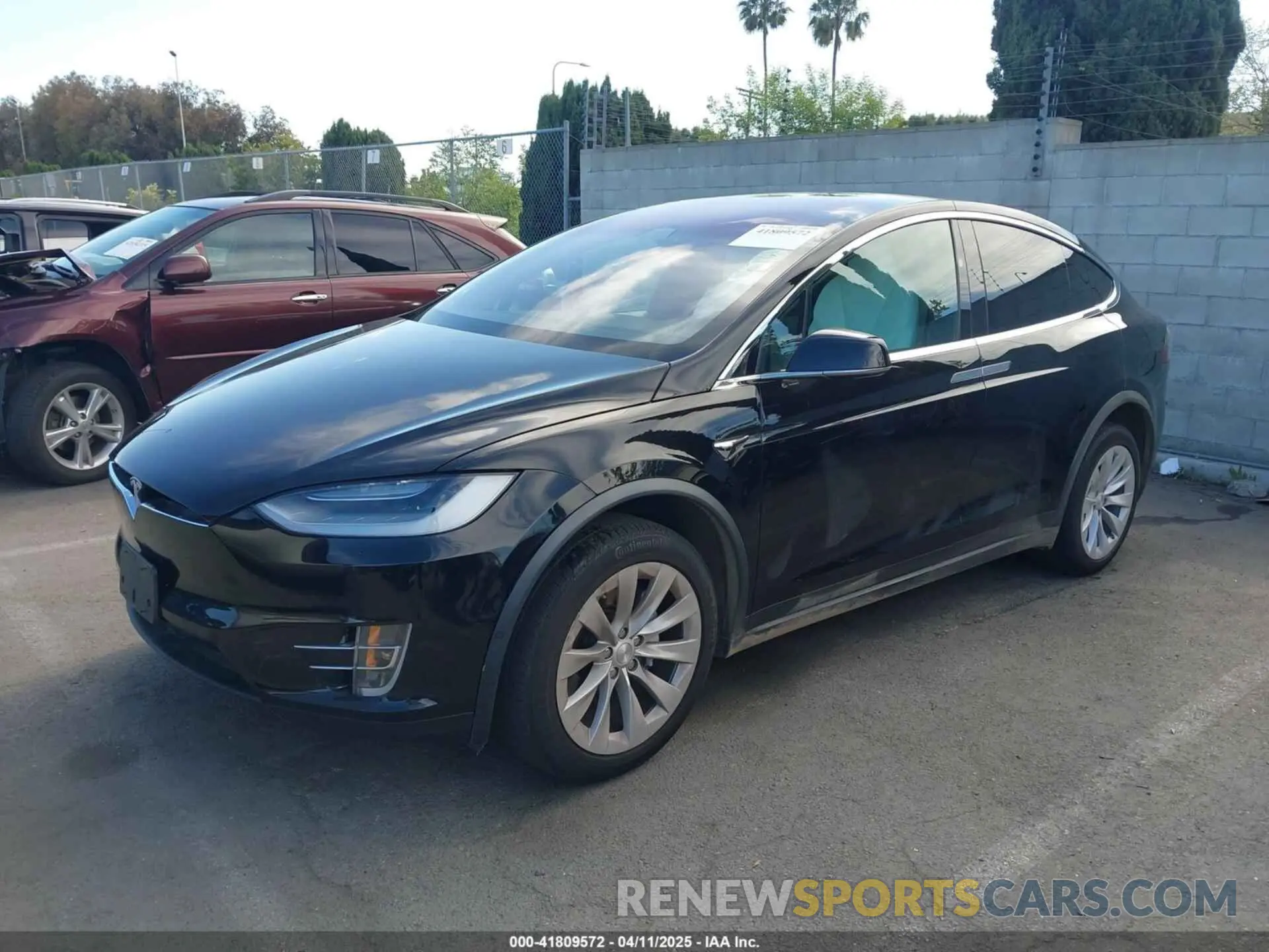 2 fotografías del automóvil dañado 5YJXCDE20LF265157 TESLA MODEL X 2020