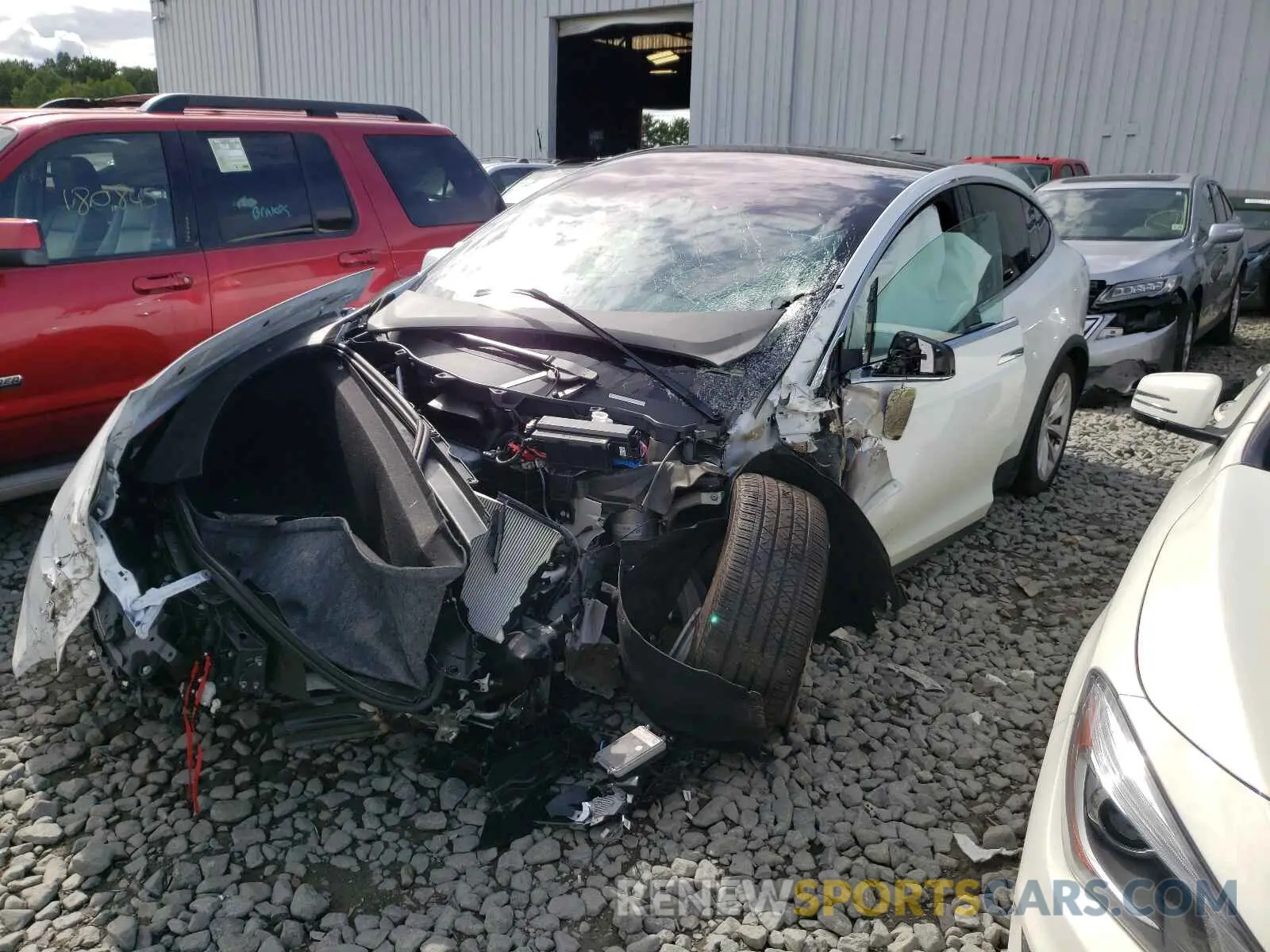 2 fotografías del automóvil dañado 5YJXCDE20LF301753 TESLA MODEL X 2020