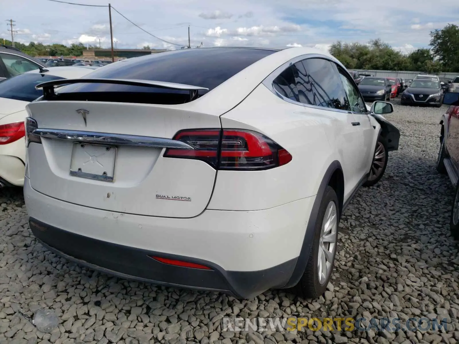 4 fotografías del automóvil dañado 5YJXCDE20LF301753 TESLA MODEL X 2020