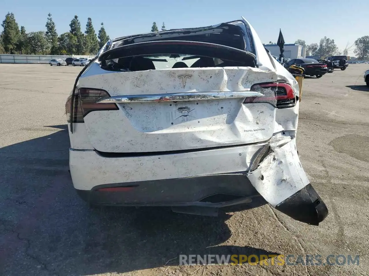 6 fotografías del automóvil dañado 5YJXCDE20LF304099 TESLA MODEL X 2020
