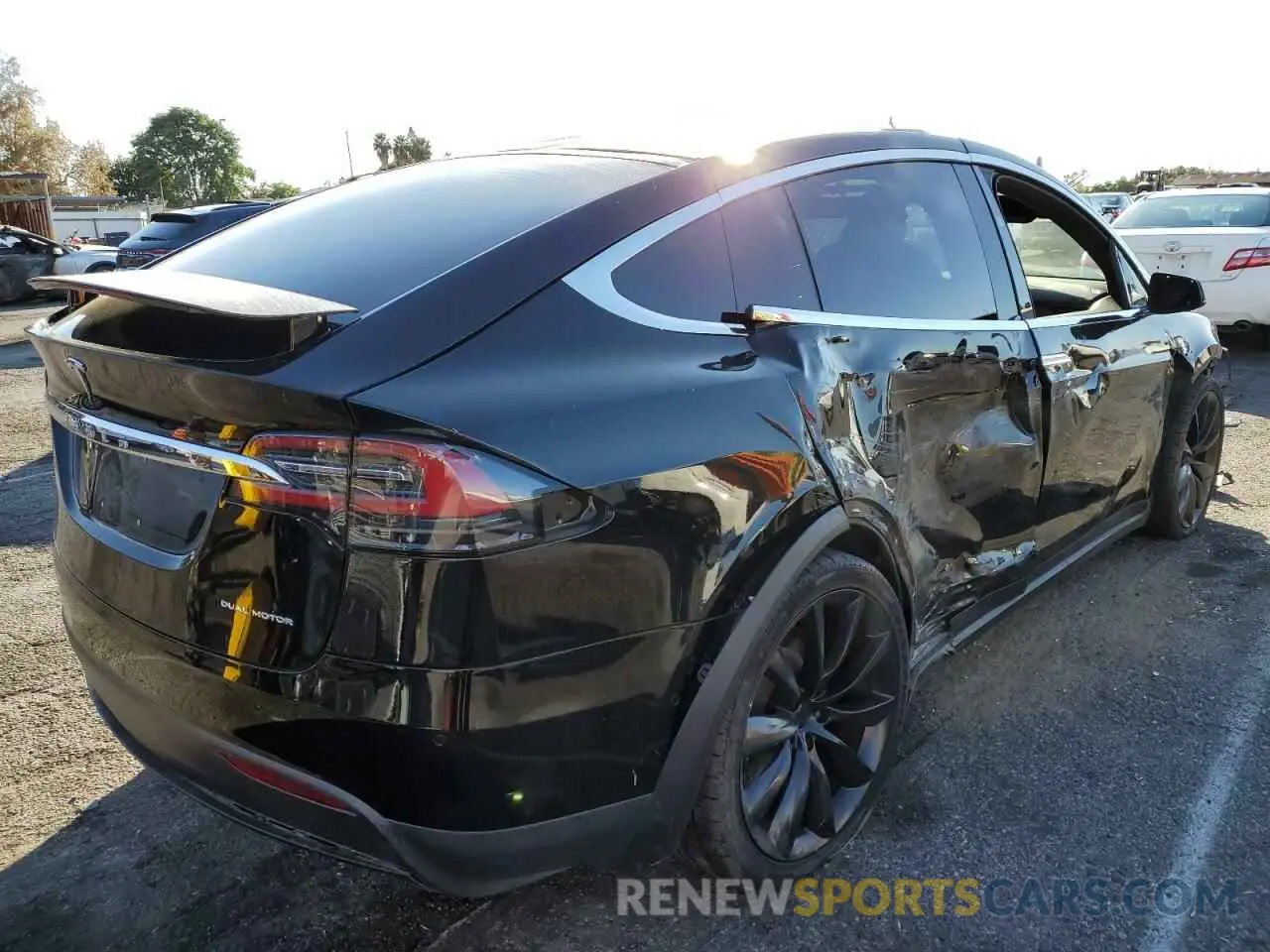 4 fotografías del automóvil dañado 5YJXCDE21LF232748 TESLA MODEL X 2020
