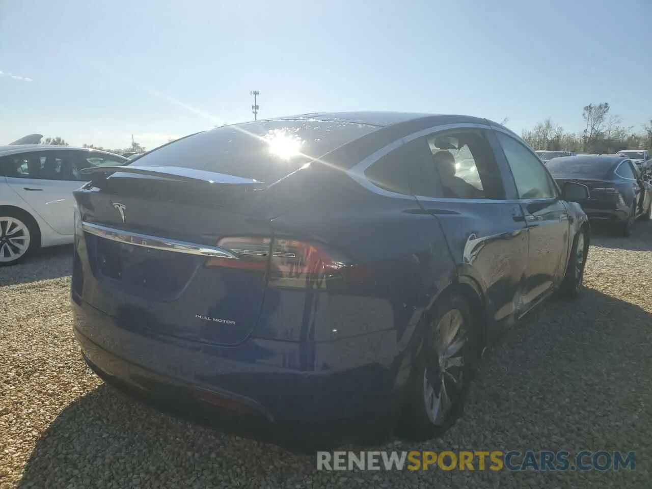 4 fotografías del automóvil dañado 5YJXCDE22LF231320 TESLA MODEL X 2020