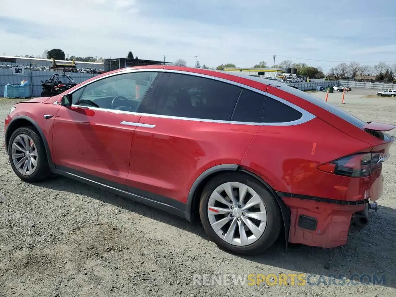 2 fotografías del automóvil dañado 5YJXCDE22LF234833 TESLA MODEL X 2020