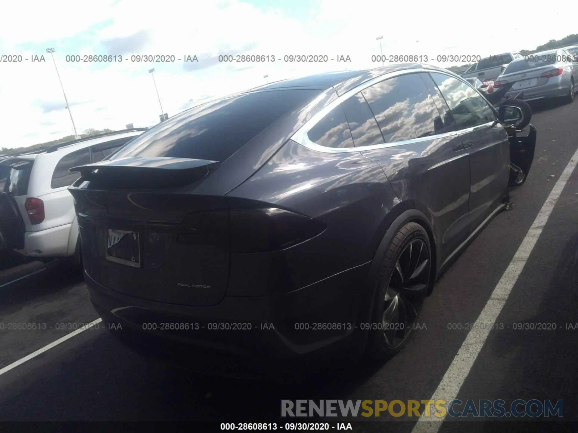 4 fotografías del automóvil dañado 5YJXCDE22LF248991 TESLA MODEL X 2020