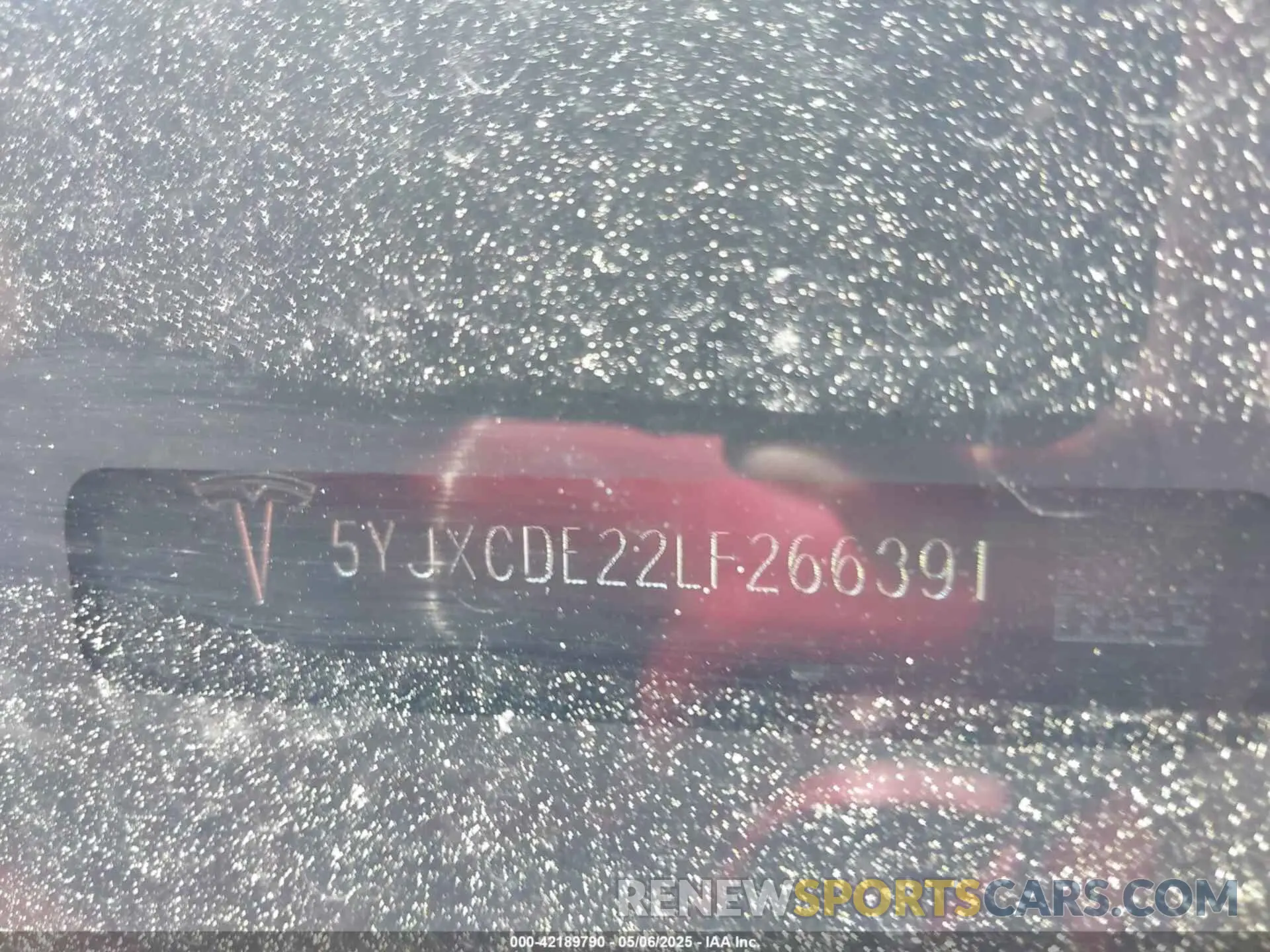 9 fotografías del automóvil dañado 5YJXCDE22LF266391 TESLA MODEL X 2020