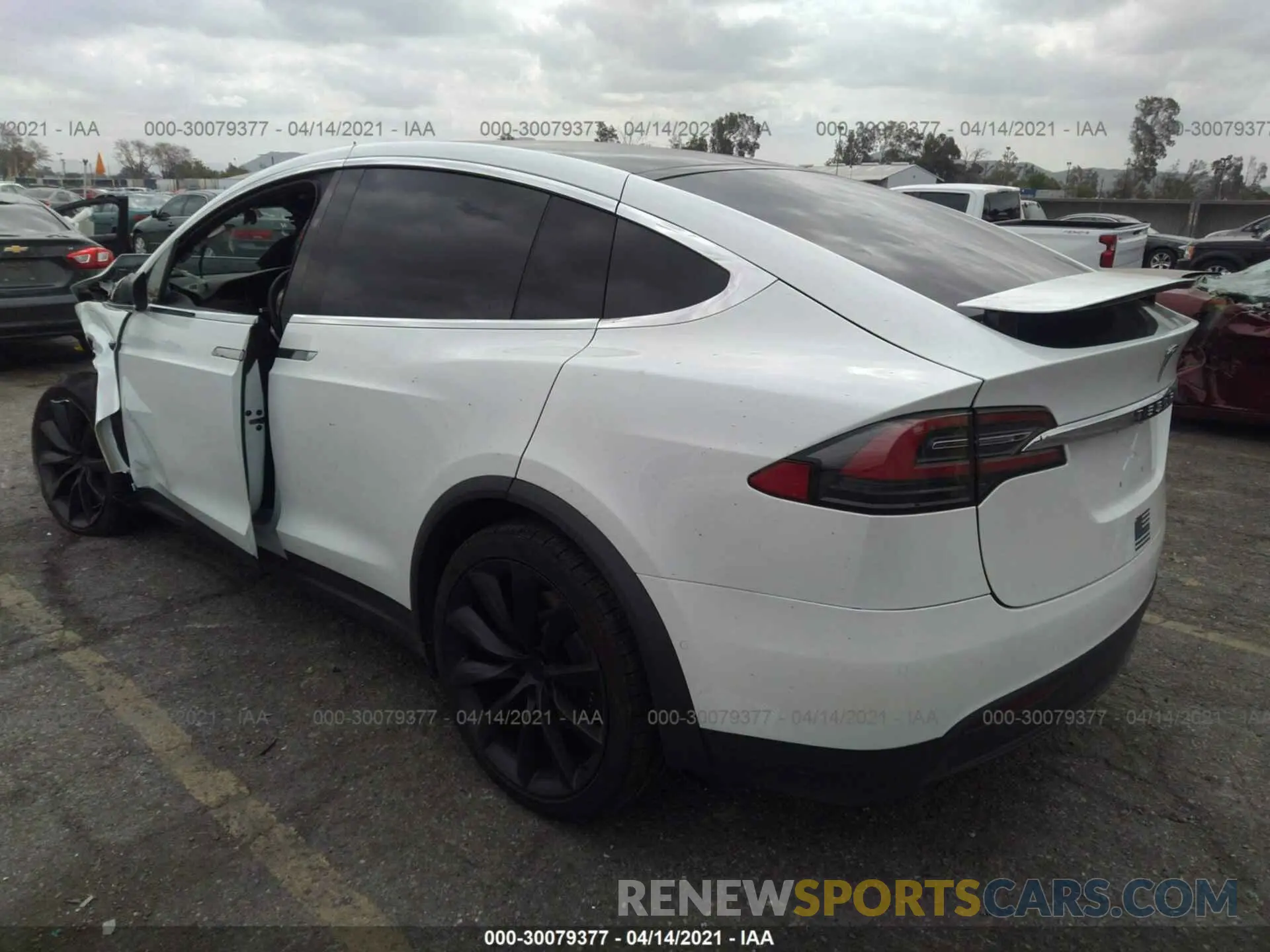 3 fotografías del automóvil dañado 5YJXCDE22LF285944 TESLA MODEL X 2020