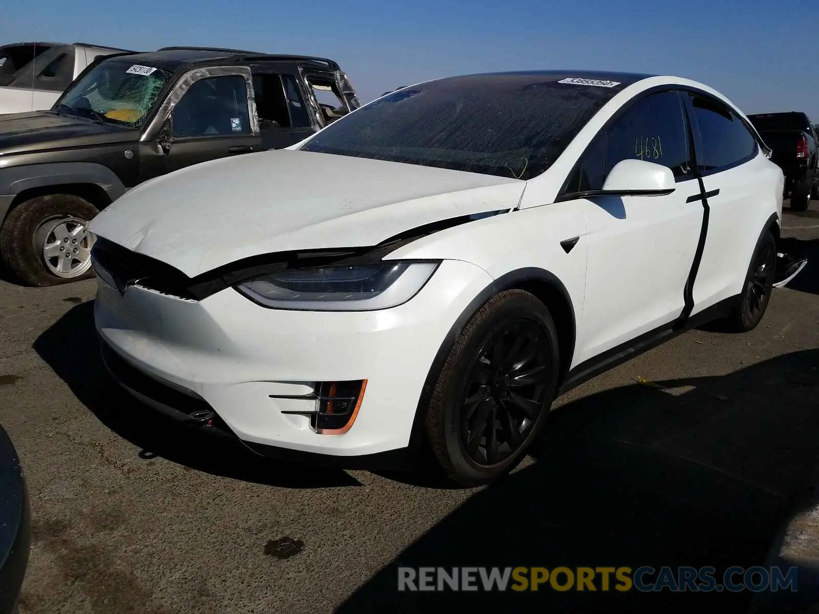 2 fotografías del automóvil dañado 5YJXCDE22LF286060 TESLA MODEL X 2020