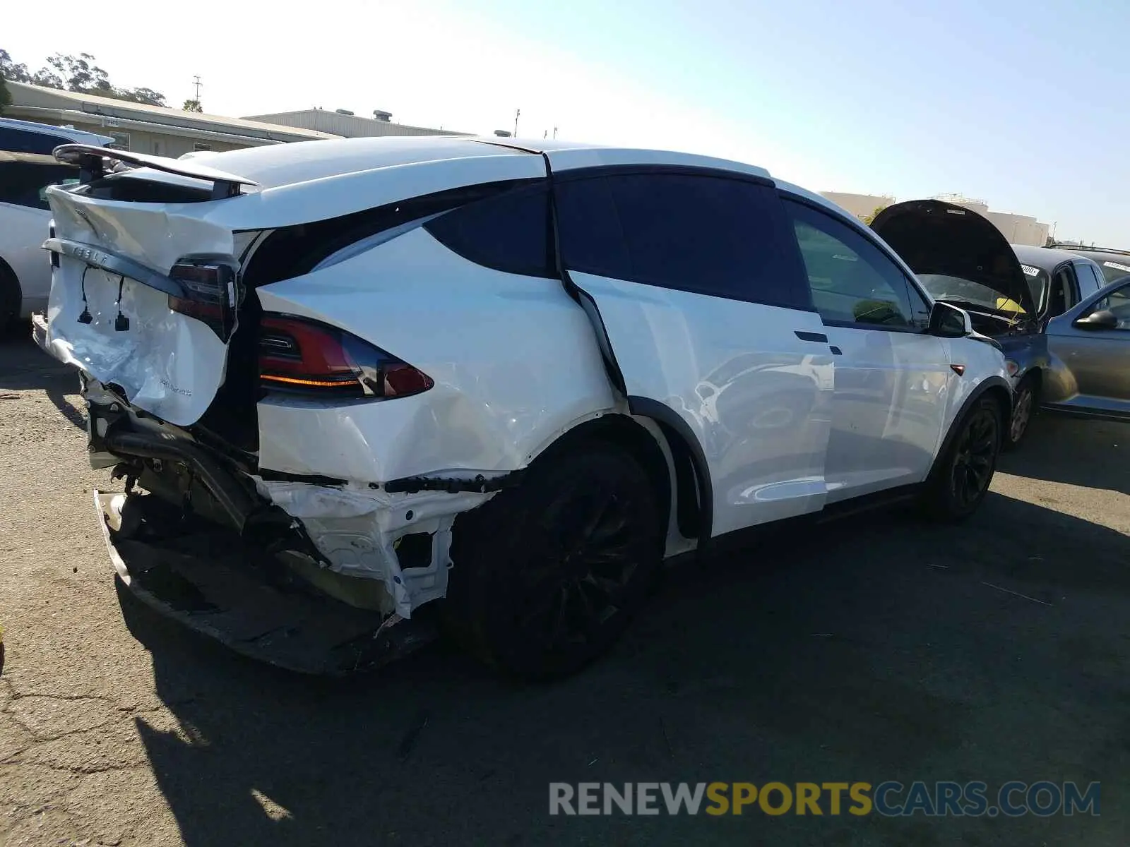4 fotografías del automóvil dañado 5YJXCDE22LF286060 TESLA MODEL X 2020