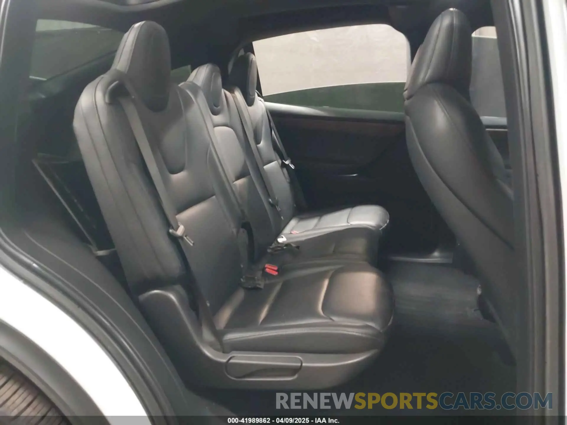8 fotografías del automóvil dañado 5YJXCDE22LF305223 TESLA MODEL X 2020