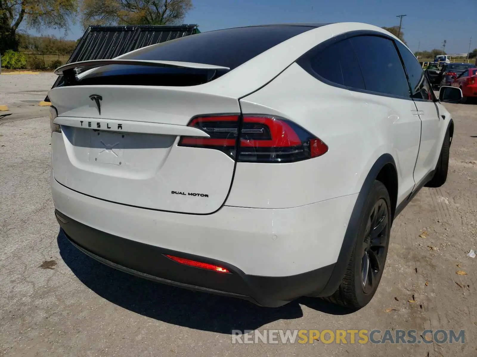 4 fotografías del automóvil dañado 5YJXCDE23LF242567 TESLA MODEL X 2020