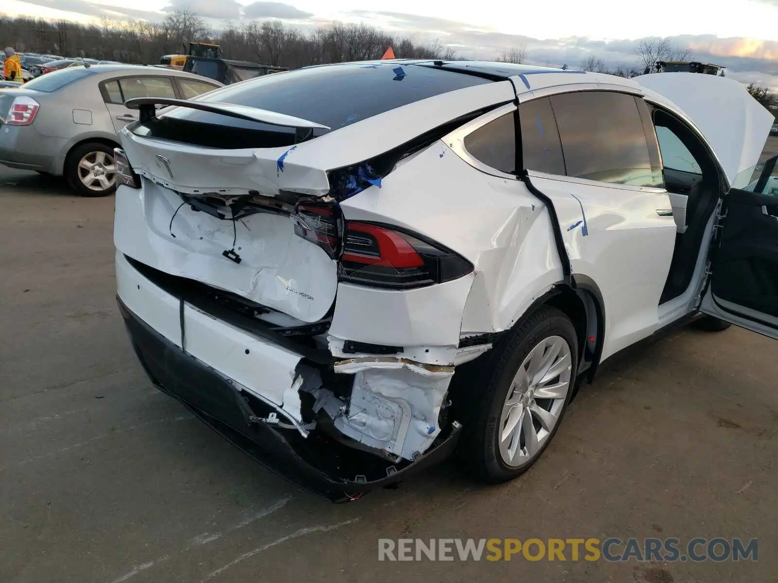 9 fotografías del automóvil dañado 5YJXCDE23LF303898 TESLA MODEL X 2020