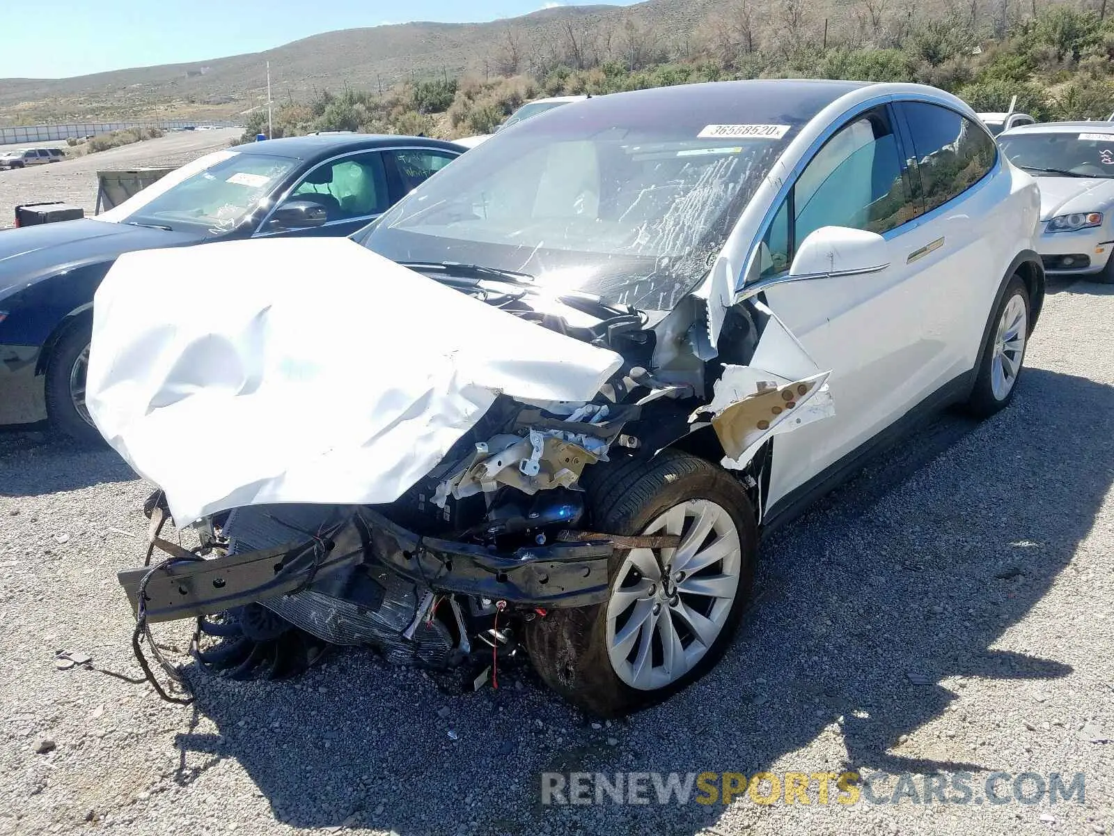 2 fotografías del automóvil dañado 5YJXCDE24LF235160 TESLA MODEL X 2020