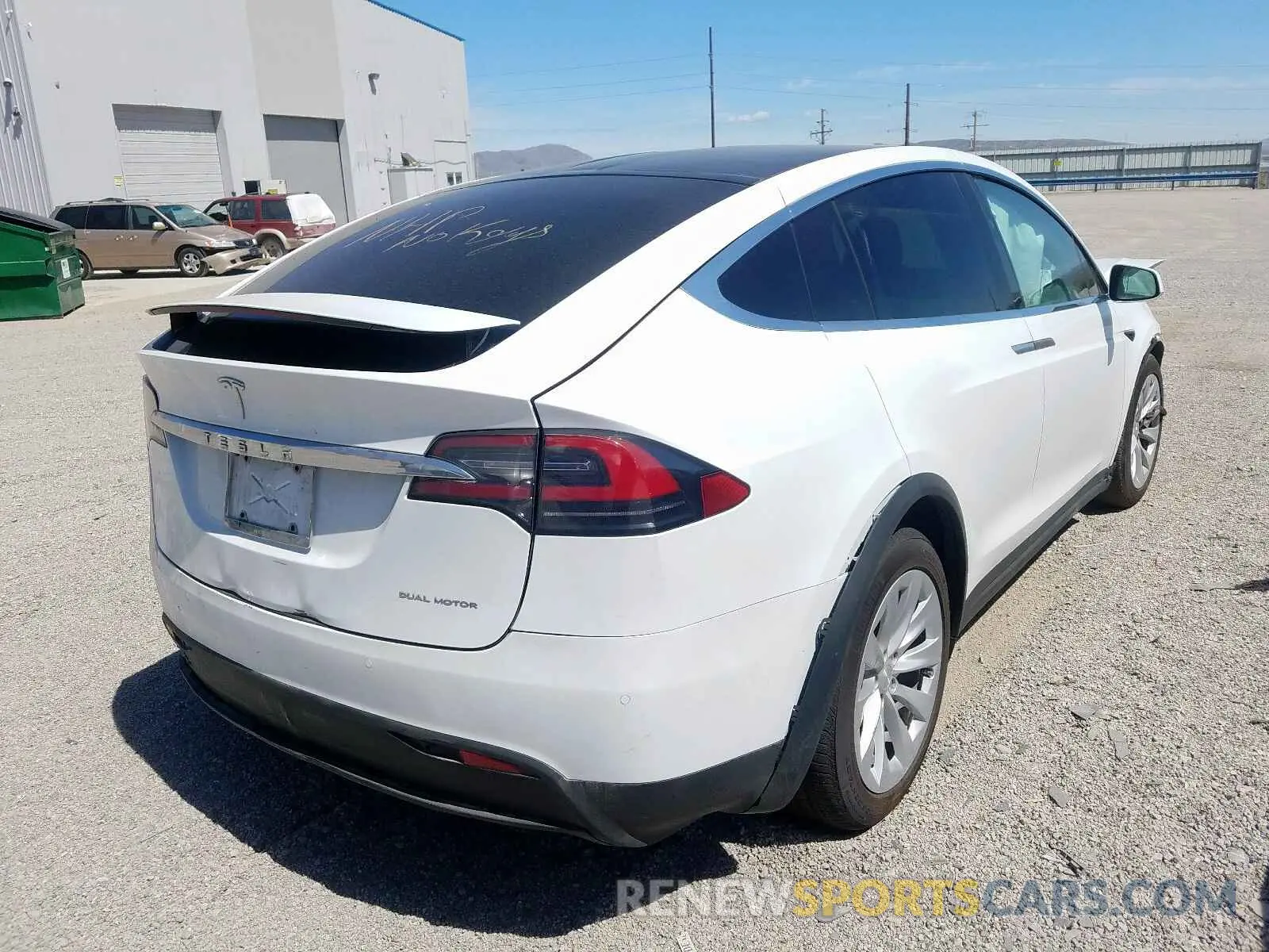 4 fotografías del automóvil dañado 5YJXCDE24LF235160 TESLA MODEL X 2020