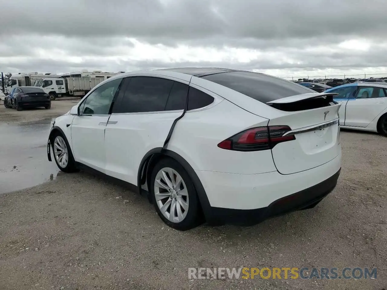 3 fotografías del automóvil dañado 5YJXCDE26LF230770 TESLA MODEL X 2020