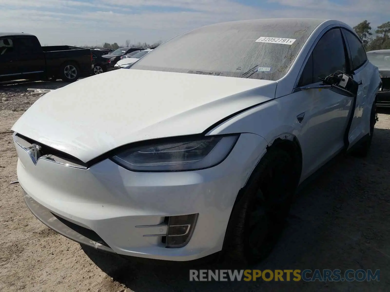 2 fotografías del automóvil dañado 5YJXCDE26LF234284 TESLA MODEL X 2020