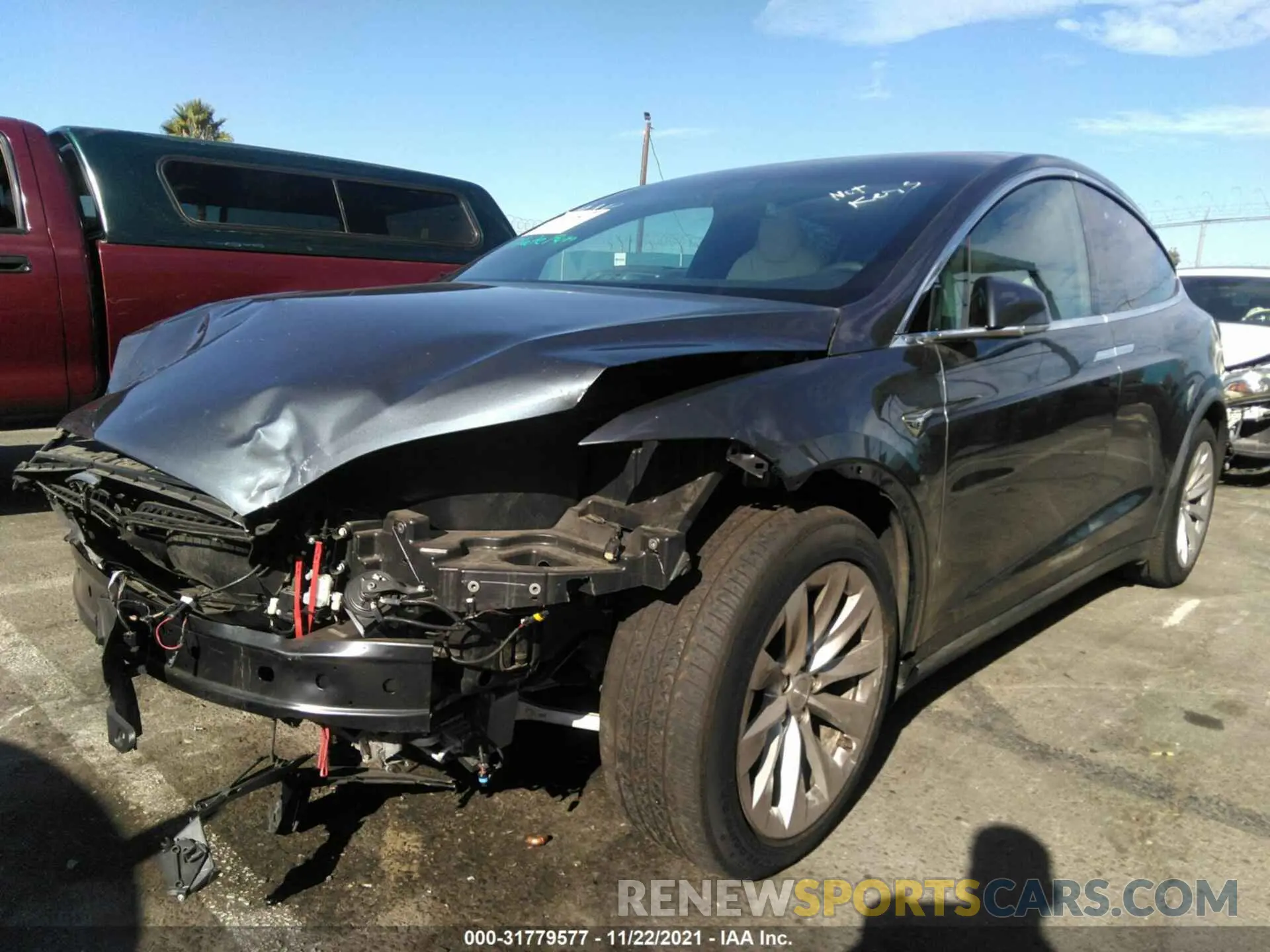 2 fotografías del automóvil dañado 5YJXCDE26LF236262 TESLA MODEL X 2020