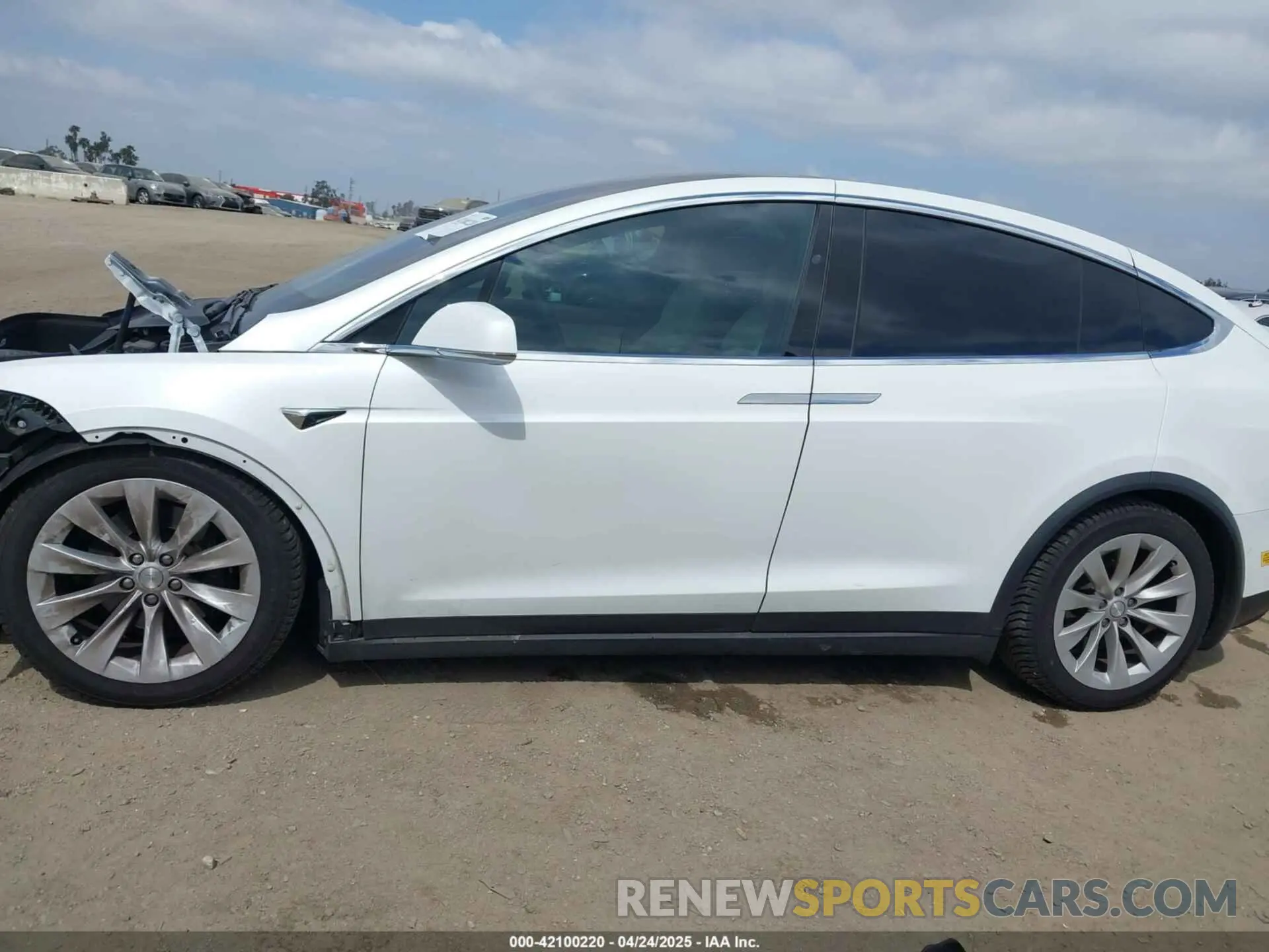15 fotografías del automóvil dañado 5YJXCDE26LF238982 TESLA MODEL X 2020