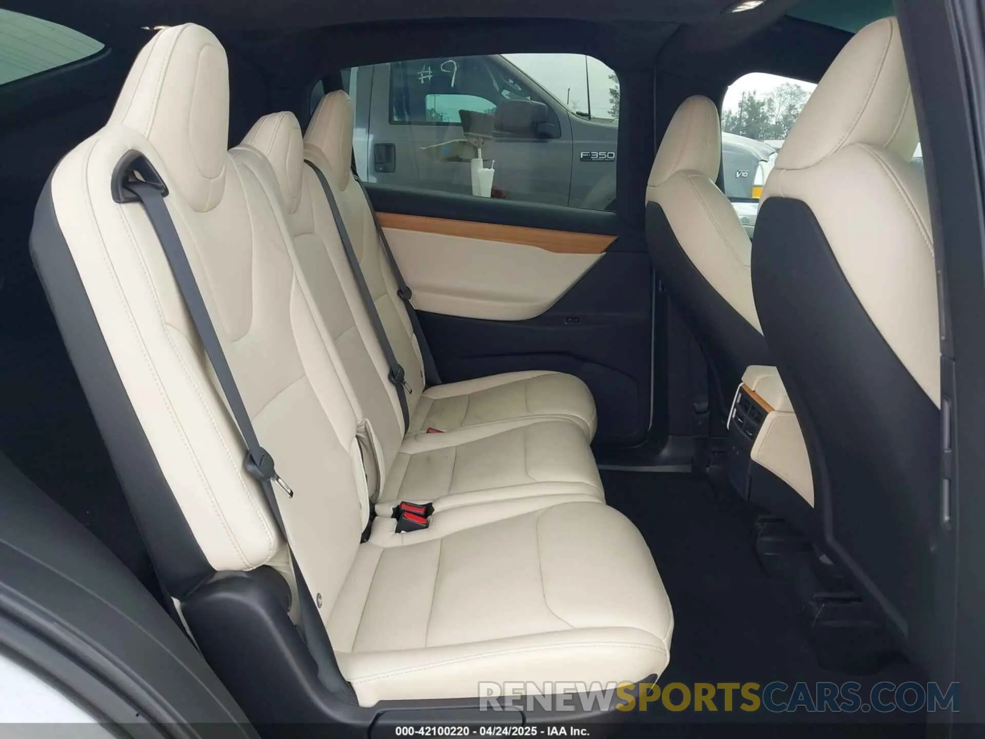 8 fotografías del automóvil dañado 5YJXCDE26LF238982 TESLA MODEL X 2020